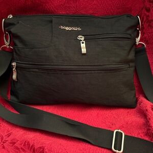Baggallini RFID Tablet Black Crossbody Bag